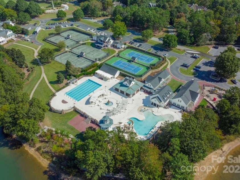 129 Tuckernuck Drive, Mooresville, NC 28117.  MLS# CAR4228090, YatesRealty ID 2943. 