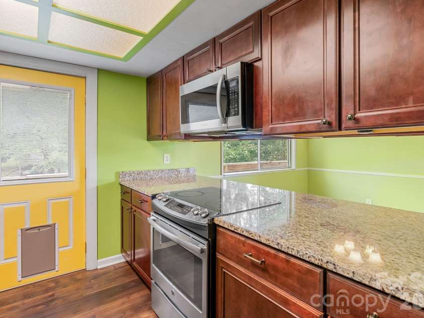 18 Briar Fork Way, Fletcher, NC 28732.  MLS# CAR4322791, YatesRealty ID 2943. 