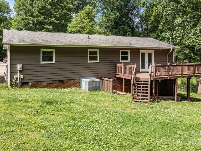 146 Duff Street, Gastonia, NC 28054.  MLS# CAR4268629, YatesRealty ID 29430. 