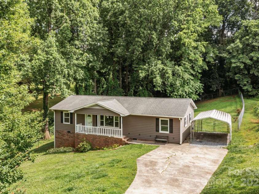 146 Duff Street, Gastonia, NC 28054.  MLS# CAR4268629, YatesRealty ID 29430. 