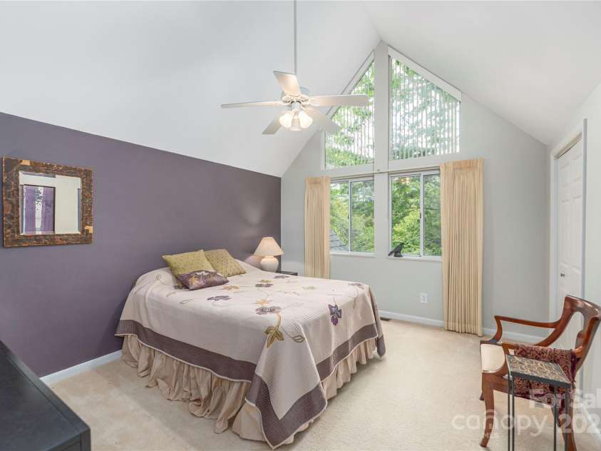 2 Stuart Circle, Asheville, NC 28804.  MLS# CAR4287508, YatesRealty ID 29431. 