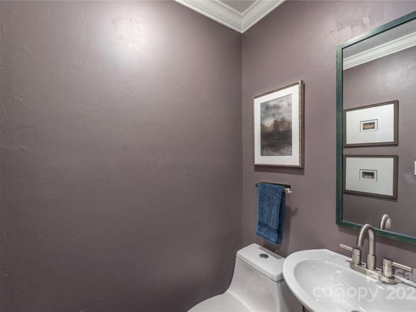 2 Stuart Circle, Asheville, NC 28804.  MLS# CAR4287508, YatesRealty ID 29431. 