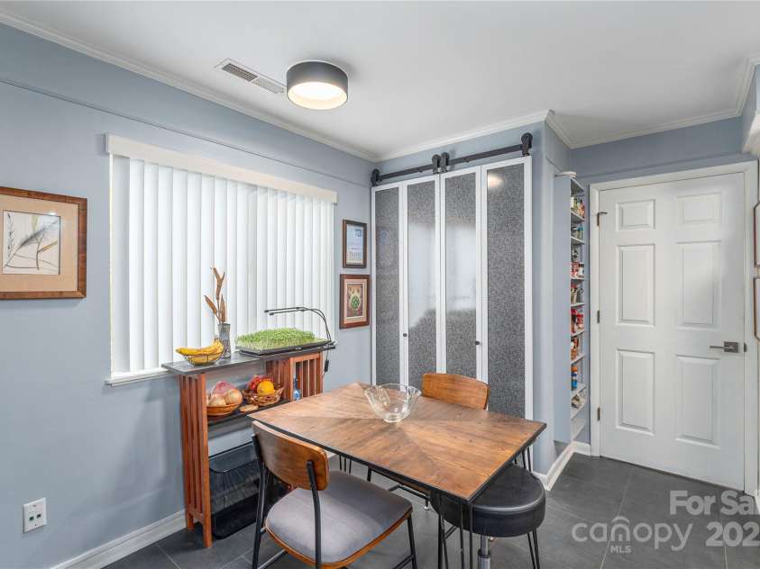 2 Stuart Circle, Asheville, NC 28804.  MLS# CAR4287508, YatesRealty ID 29431. 