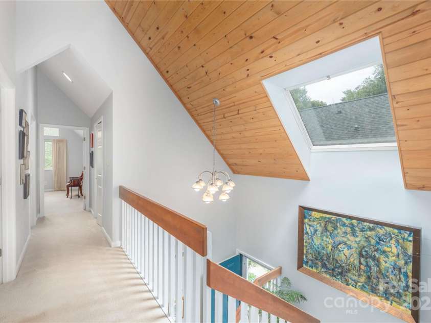 2 Stuart Circle, Asheville, NC 28804.  MLS# CAR4287508, YatesRealty ID 29431. 