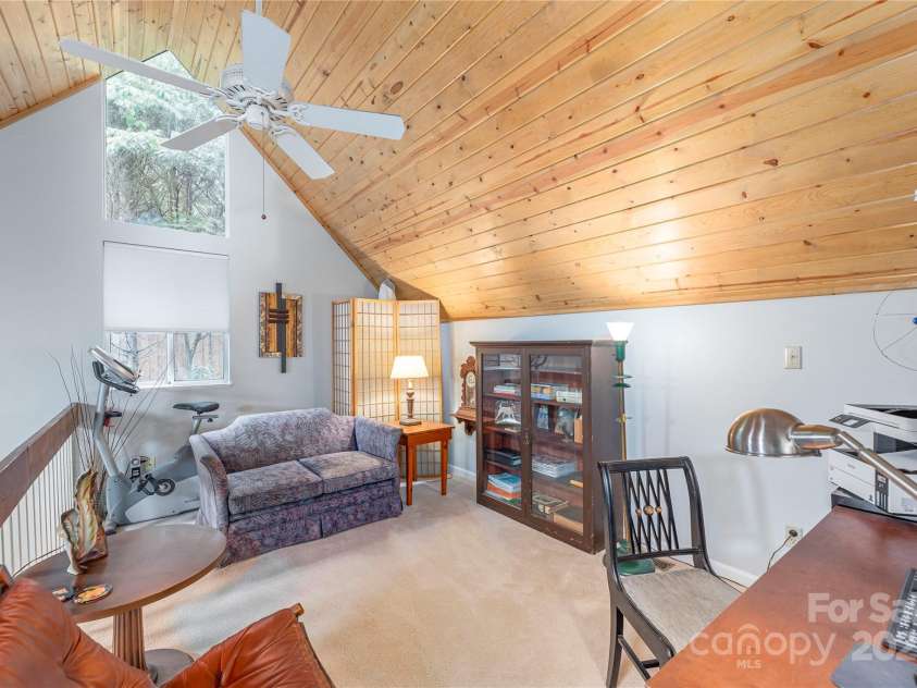 2 Stuart Circle, Asheville, NC 28804.  MLS# CAR4287508, YatesRealty ID 29431. 