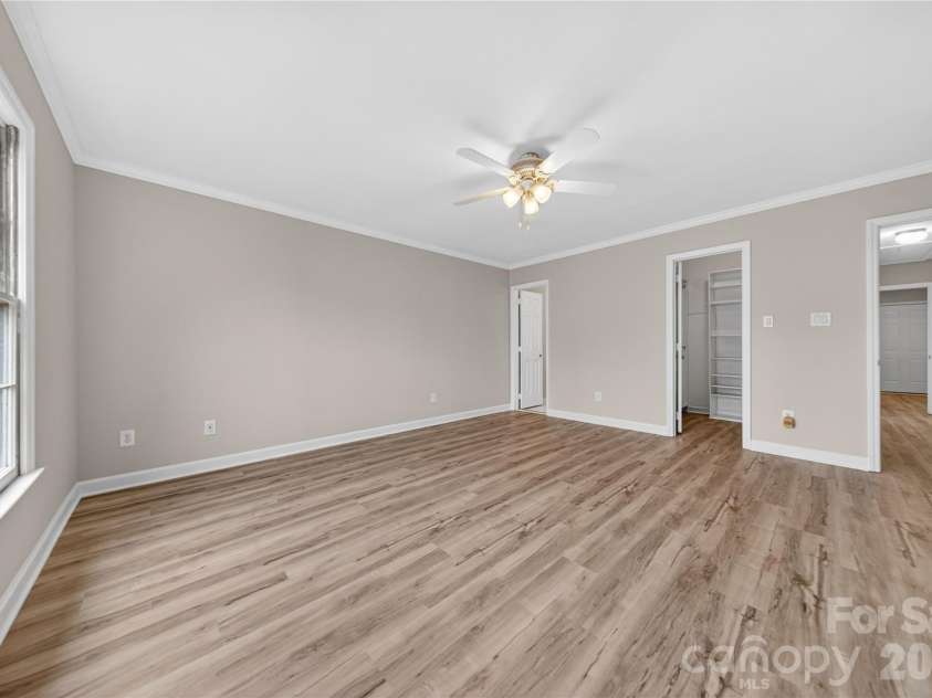 2405 Quail Lake Drive, Charlotte, NC 28210.  MLS# CAR4385863, YatesRealty ID 29432. 