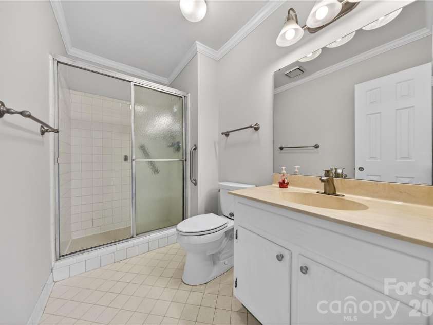 2405 Quail Lake Drive, Charlotte, NC 28210.  MLS# CAR4385863, YatesRealty ID 29432. 