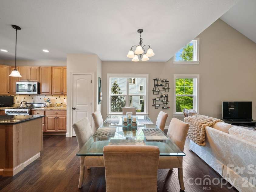 22 Asher Lane, Arden, NC 28704.  MLS# CAR4380408, YatesRealty ID 29433. Dining space