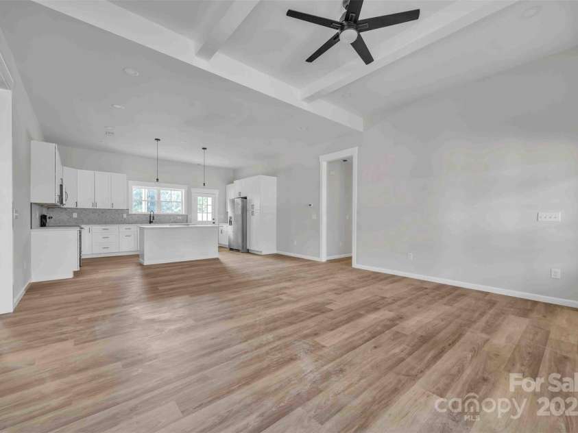 2325 32nd Street, Hickory, NC 28601.  MLS# CAR4279537, YatesRealty ID 29433. 