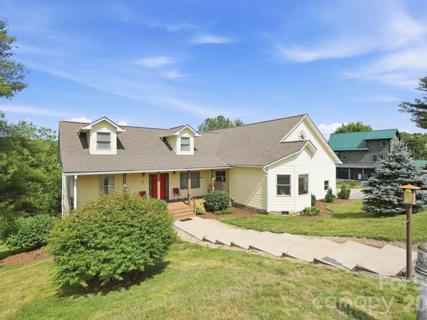 409 Tall Timbers Lane, Waynesville, NC 28785.  MLS# CAR4388661, YatesRealty ID 29434. 