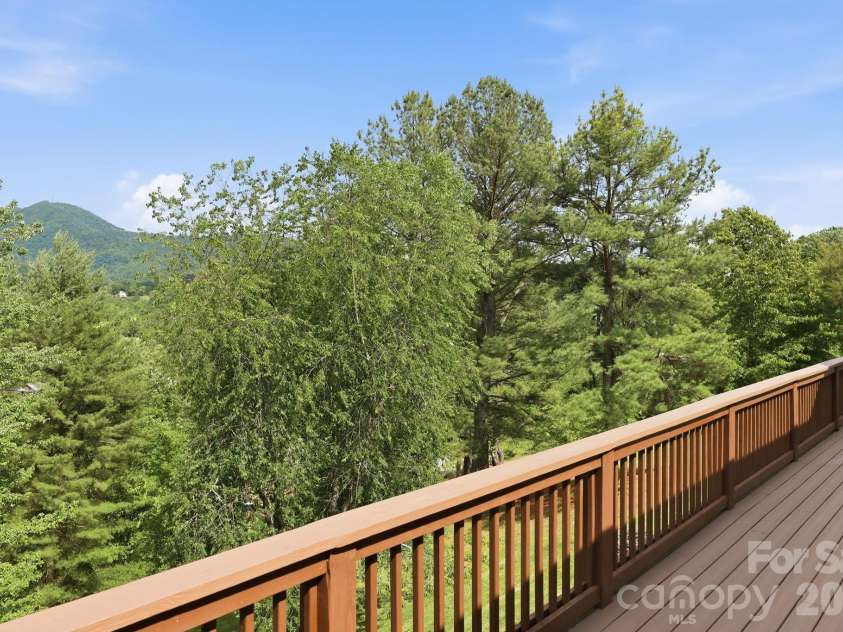 409 Tall Timbers Lane, Waynesville, NC 28785.  MLS# CAR4388661, YatesRealty ID 29434. 
