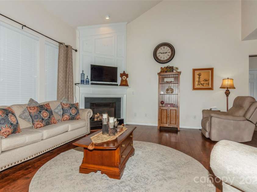 18302 Victoria Bay Drive, Cornelius, NC 28031.  MLS# CAR4280900, YatesRealty ID 29435. 