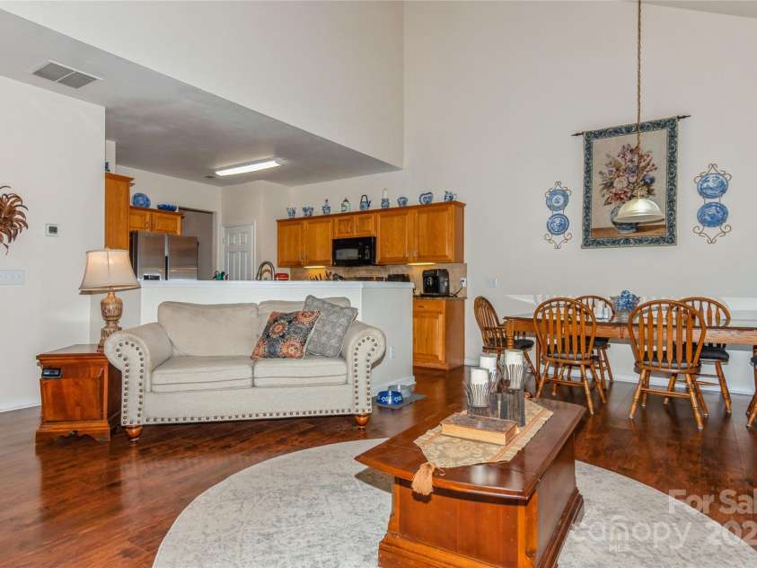 18302 Victoria Bay Drive, Cornelius, NC 28031.  MLS# CAR4280900, YatesRealty ID 29435. 