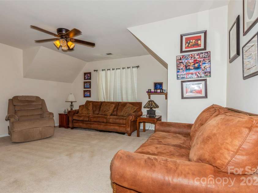 18302 Victoria Bay Drive, Cornelius, NC 28031.  MLS# CAR4280900, YatesRealty ID 29435. 