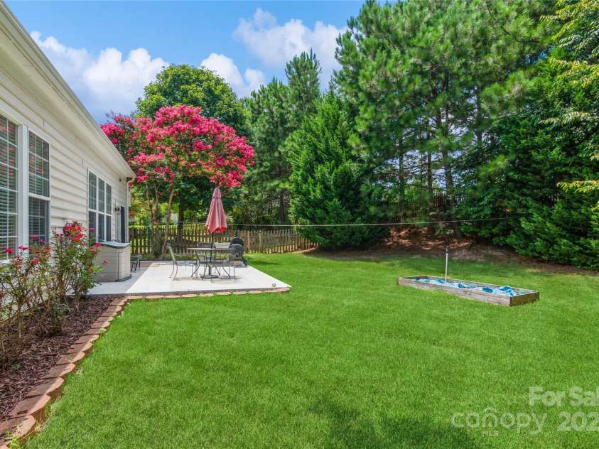 18302 Victoria Bay Drive, Cornelius, NC 28031.  MLS# CAR4280900, YatesRealty ID 29435. 