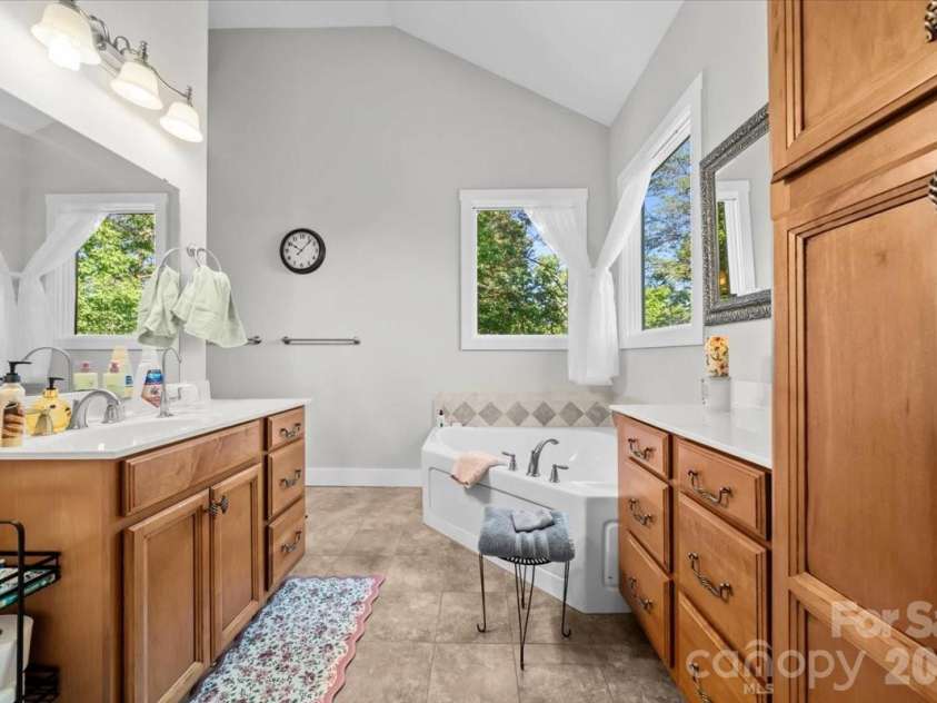 2207 Sierra Trace Road, Denton, NC 27239.  MLS# CAR4381006, YatesRealty ID 29435. 