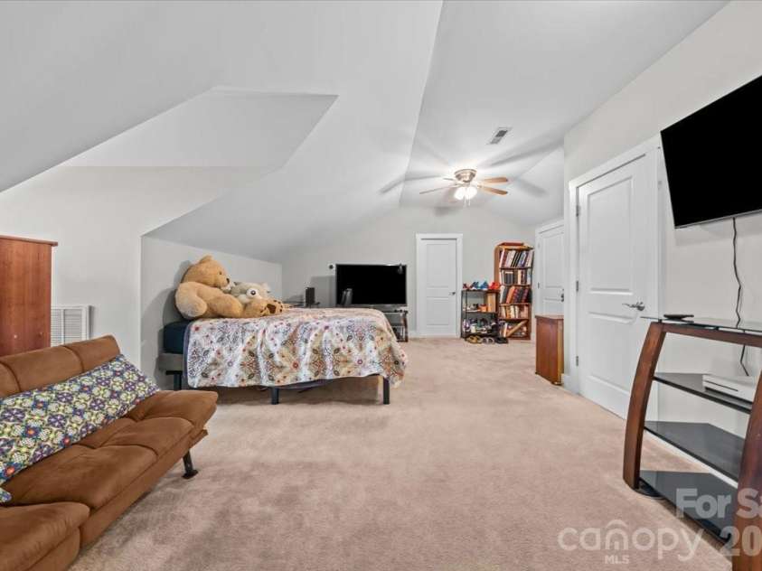 2207 Sierra Trace Road, Denton, NC 27239.  MLS# CAR4381006, YatesRealty ID 29435. 