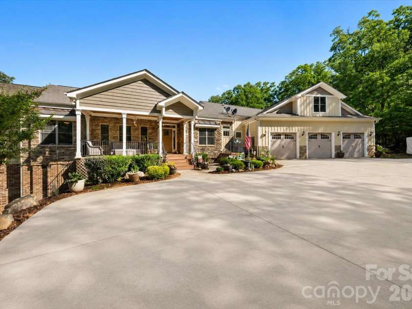 2207 Sierra Trace Road, Denton, NC 27239.  MLS# CAR4381006, YatesRealty ID 29435. Some images may be virtually enhanced