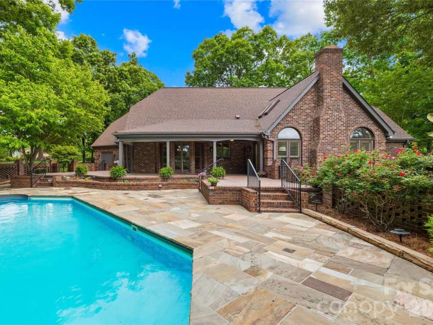 3765 Glenn Oaks Drive, Maiden, NC 28650.  MLS# CAR4381204, YatesRealty ID 29437. 