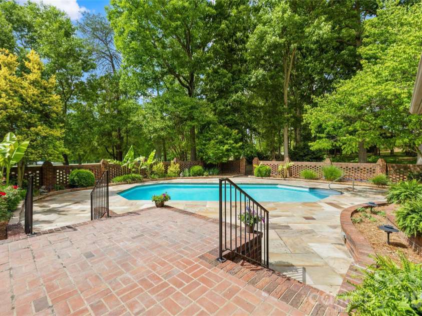 3765 Glenn Oaks Drive, Maiden, NC 28650.  MLS# CAR4381204, YatesRealty ID 29437. 