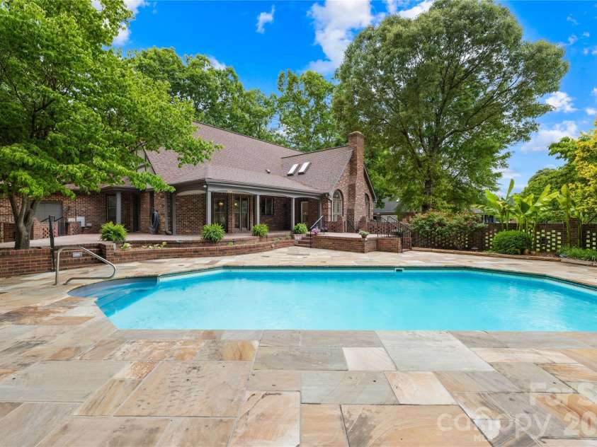 3765 Glenn Oaks Drive, Maiden, NC 28650.  MLS# CAR4381204, YatesRealty ID 29437. 