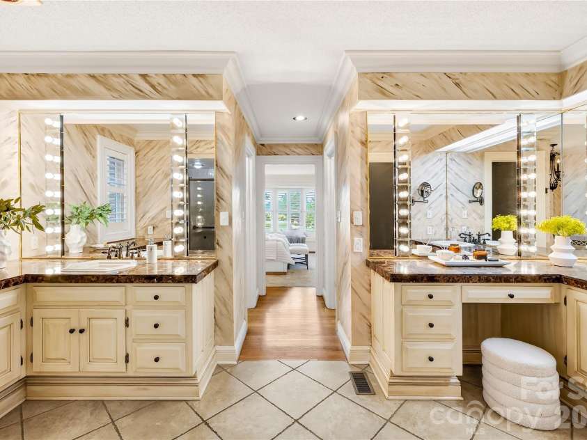 3765 Glenn Oaks Drive, Maiden, NC 28650.  MLS# CAR4381204, YatesRealty ID 29437. 