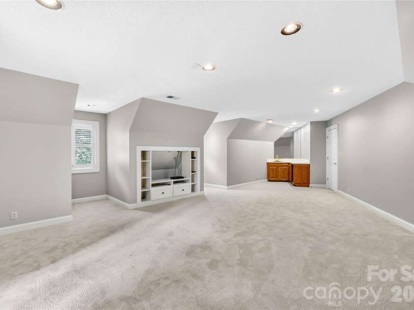 3765 Glenn Oaks Drive, Maiden, NC 28650.  MLS# CAR4381204, YatesRealty ID 29437. 