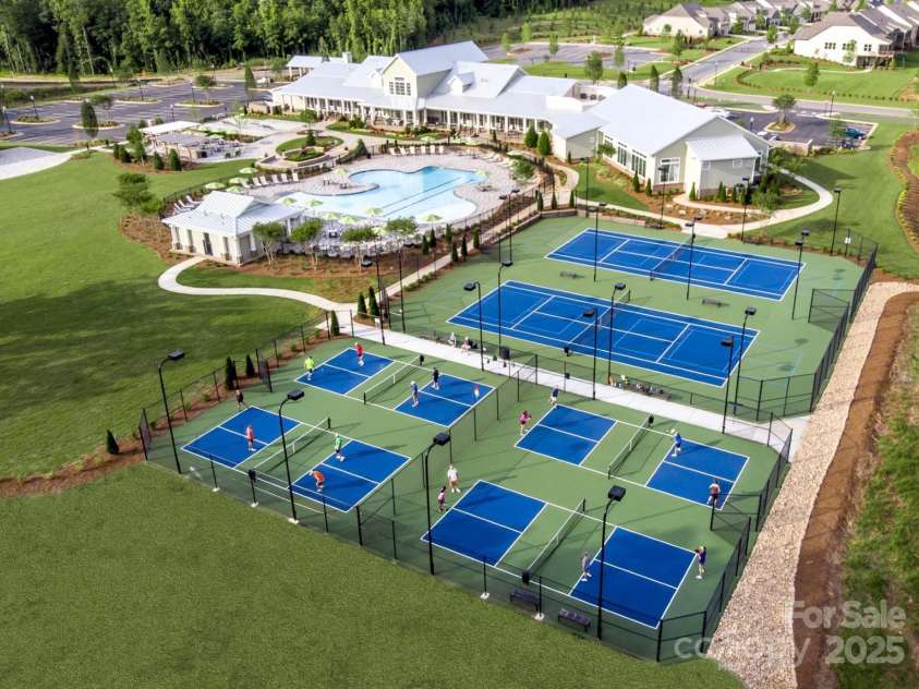 7311 Surprise Court, Charlotte, NC 28215.  MLS# CAR4281833, YatesRealty ID 29437. Tennis