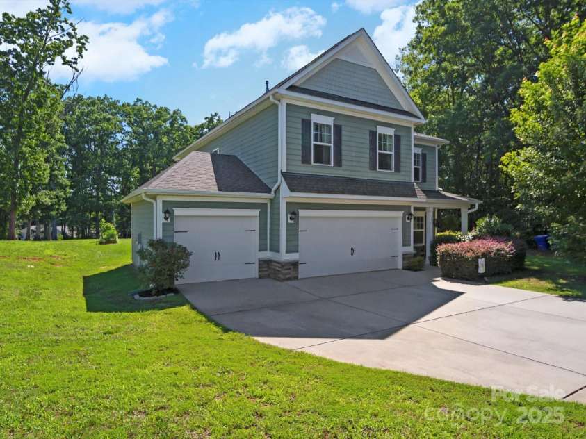 159 Autumn Mist Road, Statesville, NC 28677.  MLS# CAR4272754, YatesRealty ID 29439. 