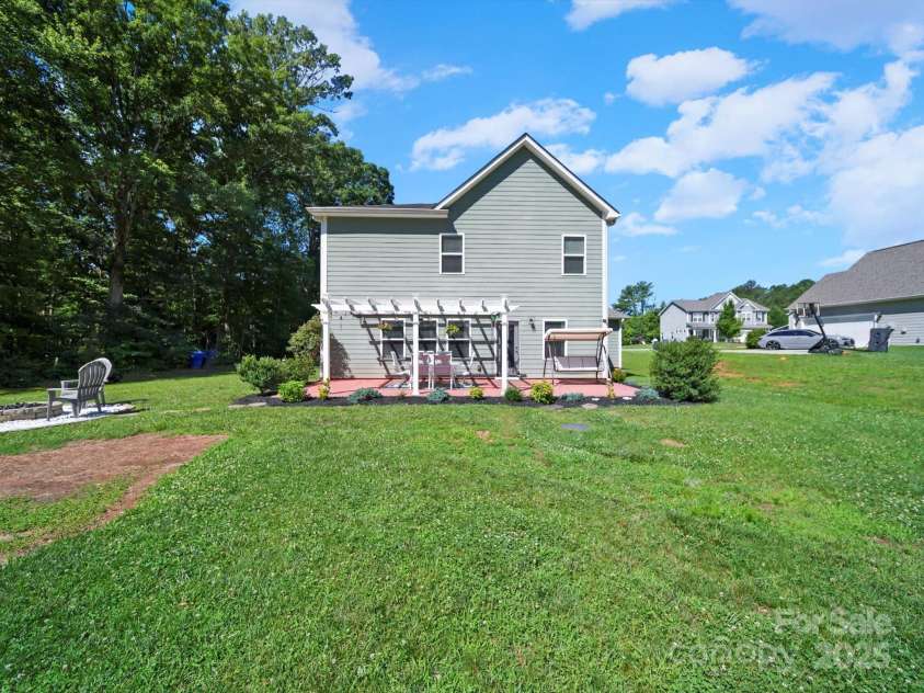 159 Autumn Mist Road, Statesville, NC 28677.  MLS# CAR4272754, YatesRealty ID 29439. 
