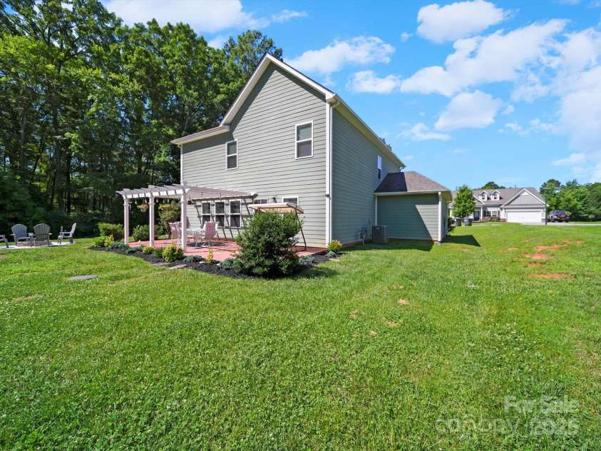 159 Autumn Mist Road, Statesville, NC 28677.  MLS# CAR4272754, YatesRealty ID 29439. 