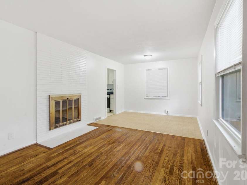 1909 Camp Greene Street, Charlotte, NC 28208.  MLS# CAR4391287, YatesRealty ID 29439. 