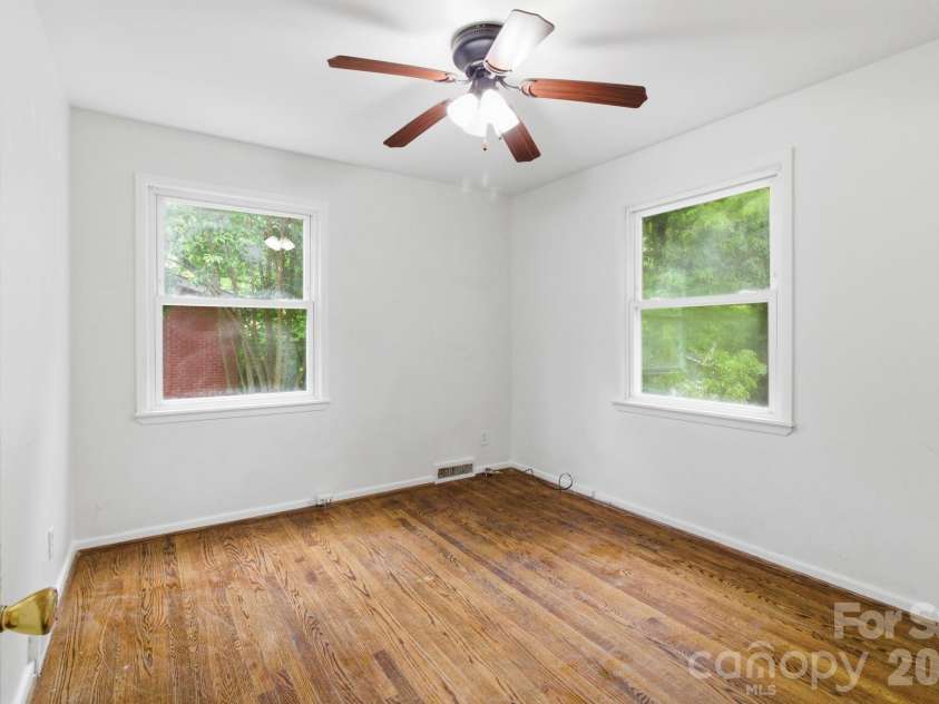 1909 Camp Greene Street, Charlotte, NC 28208.  MLS# CAR4391287, YatesRealty ID 29439. 