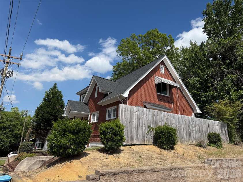 125 Caldwell Street, Salisbury, NC 28144.  MLS# CAR4386117, YatesRealty ID 29440. 