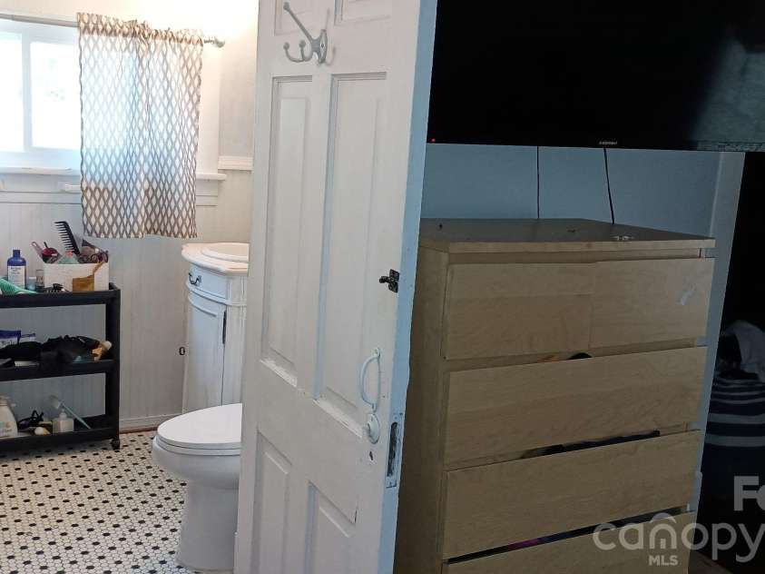 125 Caldwell Street, Salisbury, NC 28144.  MLS# CAR4386117, YatesRealty ID 29440. 