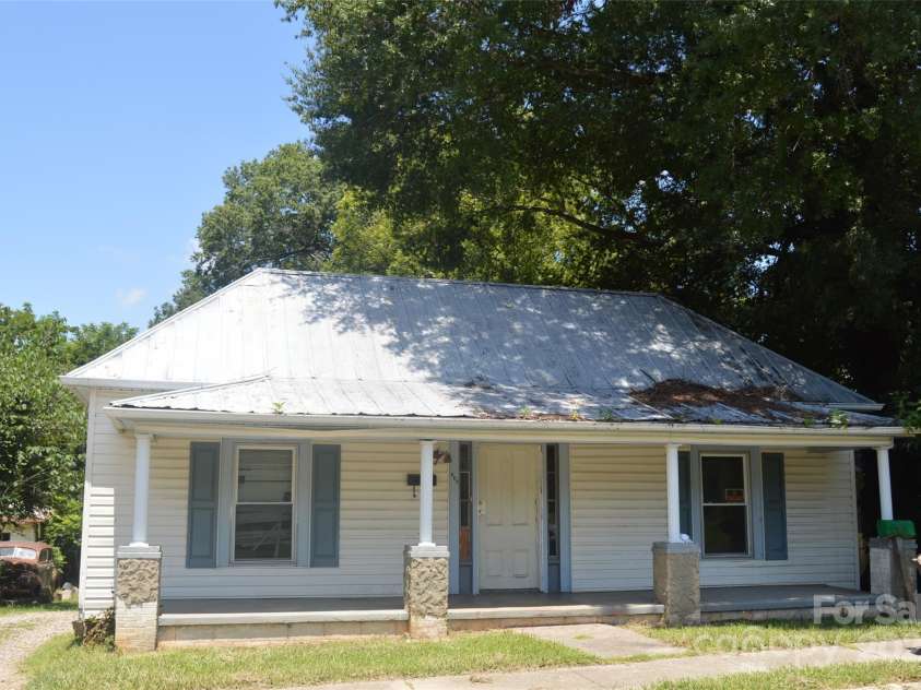 245 Garfield Street, Statesville, NC 28677.  MLS# CAR4280730, YatesRealty ID 29440. 