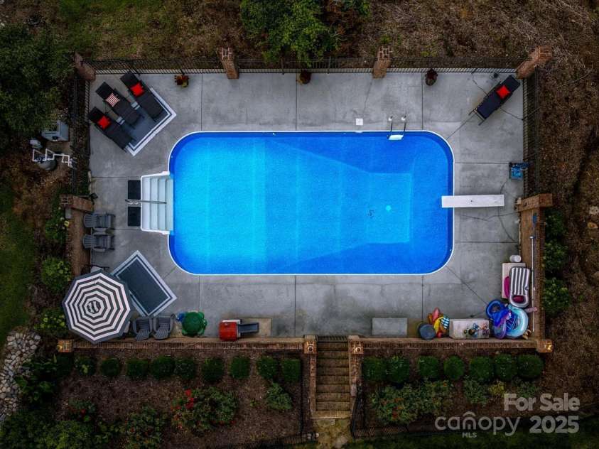 2441 Thornfield Drive, Lenoir, NC 28645.  MLS# CAR4280373, YatesRealty ID 29441. 