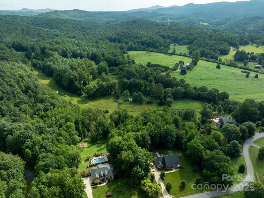 2441 Thornfield Drive, Lenoir, NC 28645.  MLS# CAR4280373, YatesRealty ID 29441. 