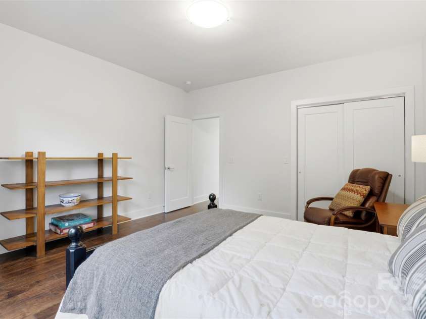 715 28th Street, Charlotte, NC 28205.  MLS# CAR4383784, YatesRealty ID 29441. 