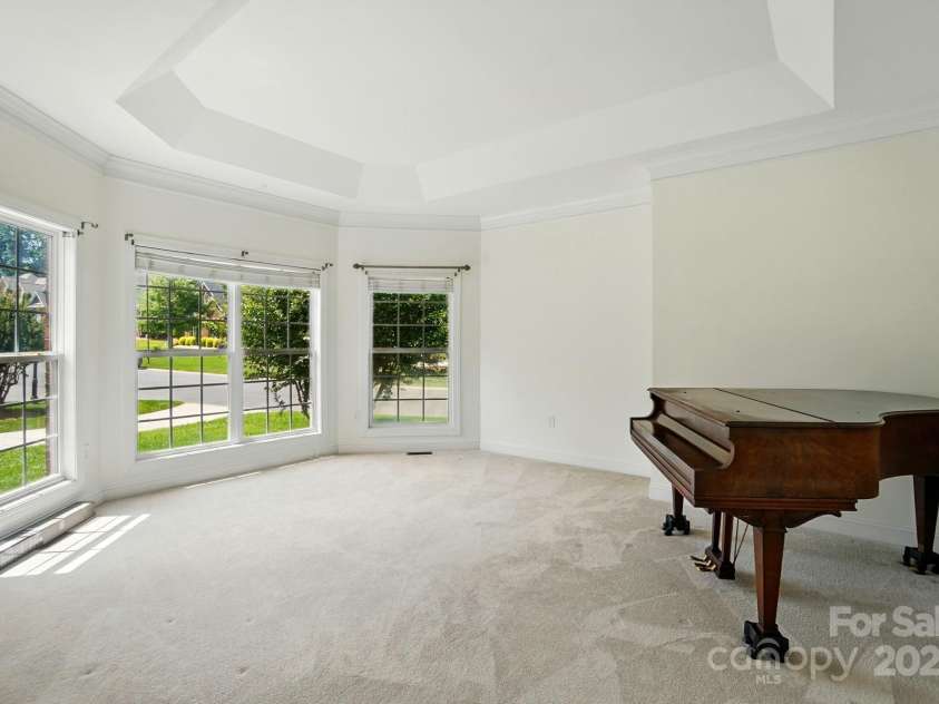 201 Limerick Drive, Matthews, NC 28104.  MLS# CAR4263987, YatesRealty ID 29442. 