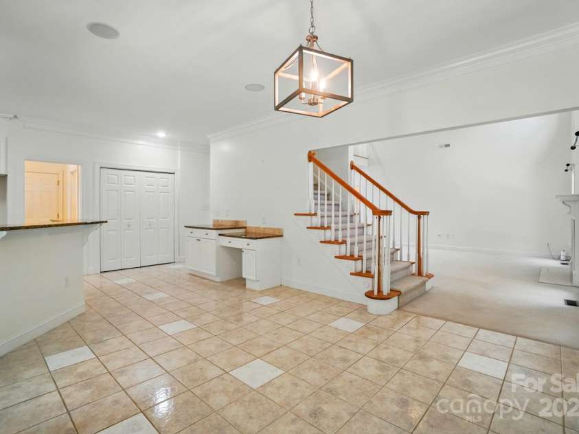 201 Limerick Drive, Matthews, NC 28104.  MLS# CAR4263987, YatesRealty ID 29442. 