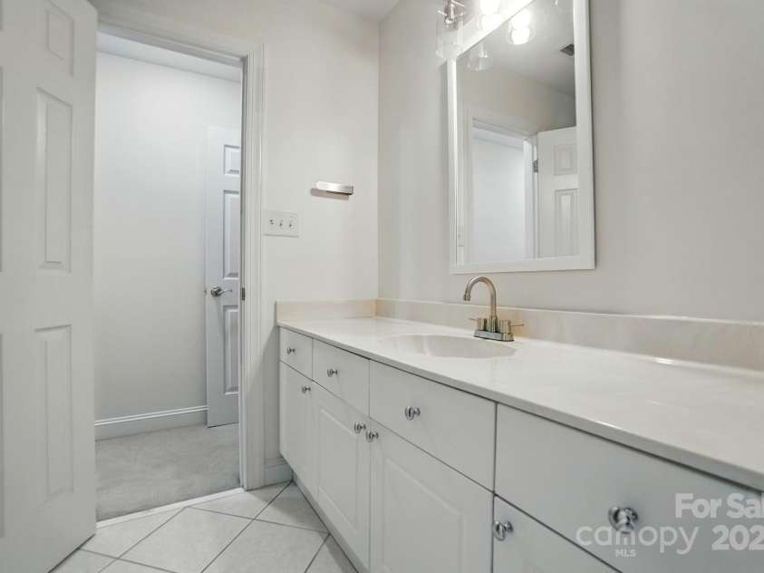 201 Limerick Drive, Matthews, NC 28104.  MLS# CAR4263987, YatesRealty ID 29442. 