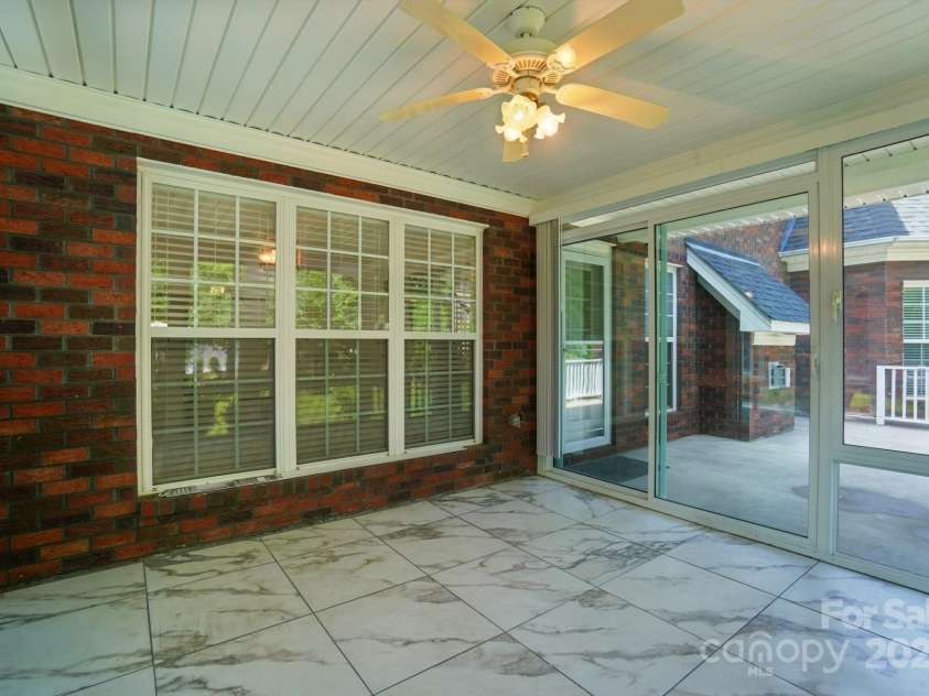 201 Limerick Drive, Matthews, NC 28104.  MLS# CAR4263987, YatesRealty ID 29442. 