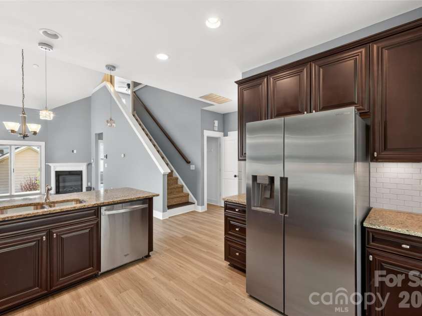 3841 Willow Green Place, Charlotte, NC 28206.  MLS# CAR4373391, YatesRealty ID 29443. 