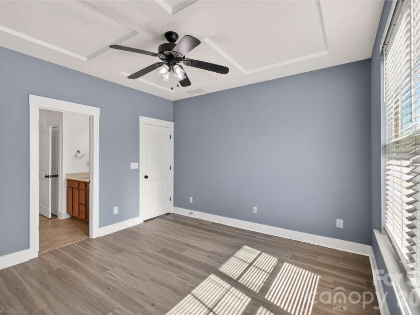 3841 Willow Green Place, Charlotte, NC 28206.  MLS# CAR4373391, YatesRealty ID 29443. 