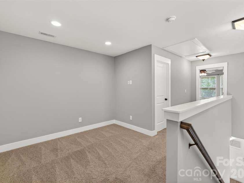 3841 Willow Green Place, Charlotte, NC 28206.  MLS# CAR4373391, YatesRealty ID 29443. 