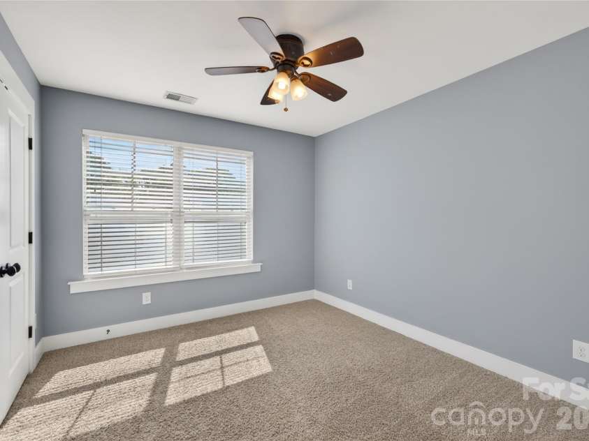 3841 Willow Green Place, Charlotte, NC 28206.  MLS# CAR4373391, YatesRealty ID 29443. 