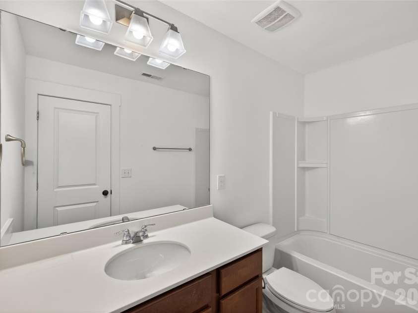3841 Willow Green Place, Charlotte, NC 28206.  MLS# CAR4373391, YatesRealty ID 29443. 