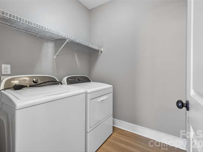 3841 Willow Green Place, Charlotte, NC 28206.  MLS# CAR4373391, YatesRealty ID 29443. 