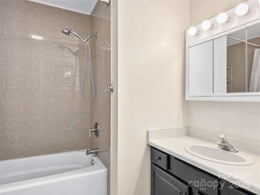 950 Blanton Street, Columbus, NC 28722.  MLS# CAR4210488, YatesRealty ID 29444. 2nd full bathroom on main